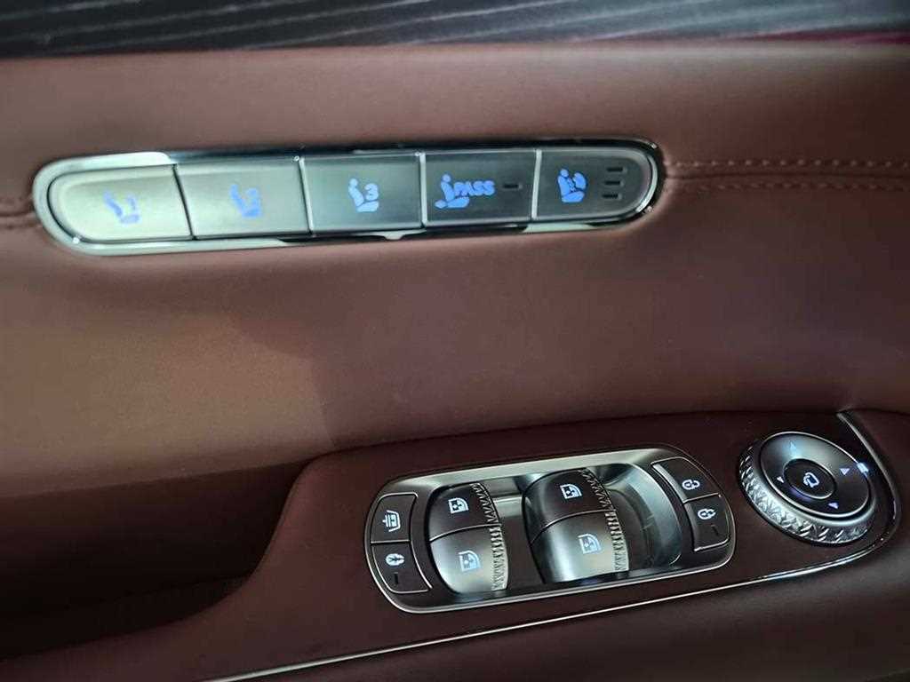 Genesis G90 - Vista 12