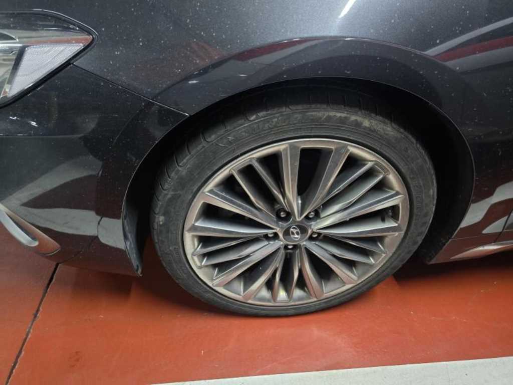 HYUNDAI Grandeur - Vista 10