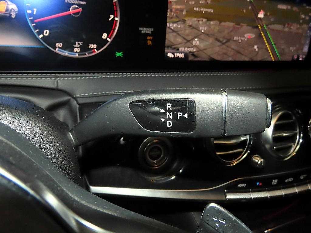 Mercedes Benz S Class - Vista 12