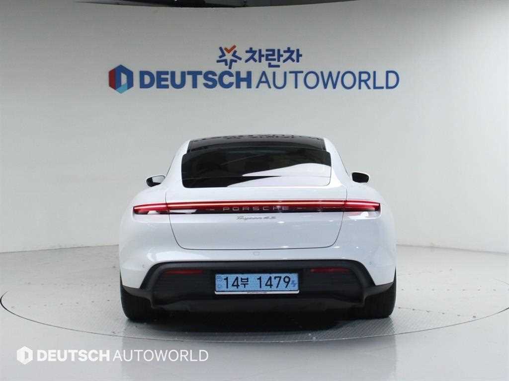 Porsche Taycan - Vista 4