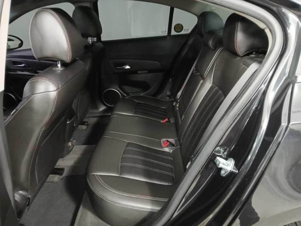 Chevrolet Cruise - Vista 7