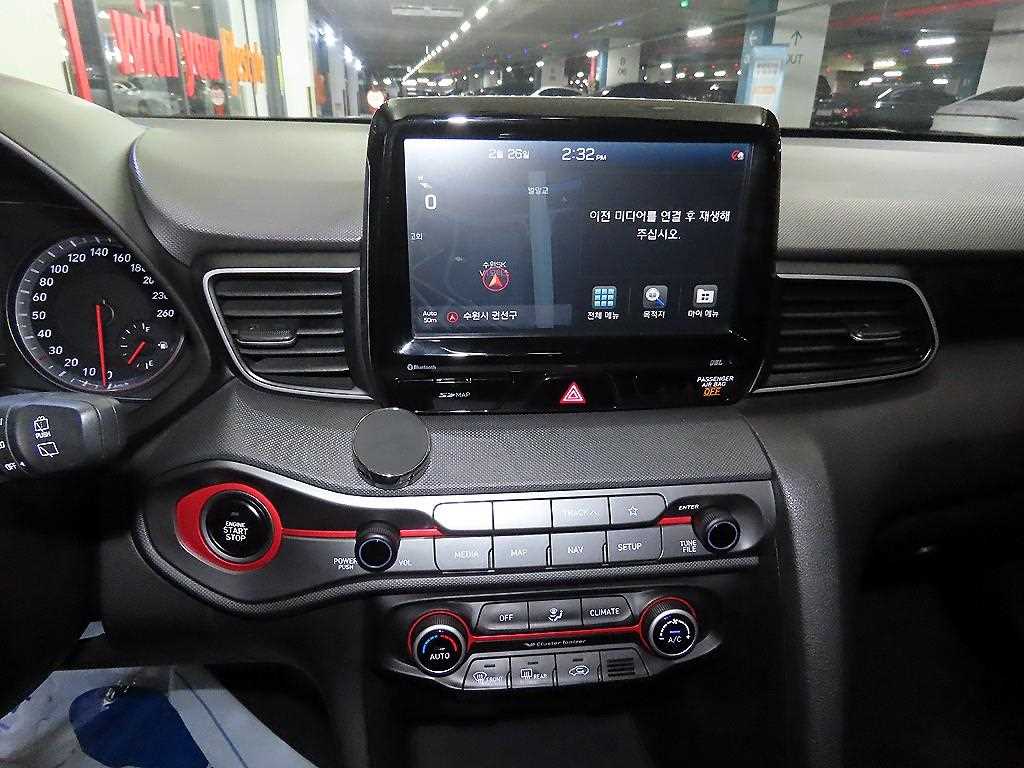 HYUNDAI Veloster - Vista 11