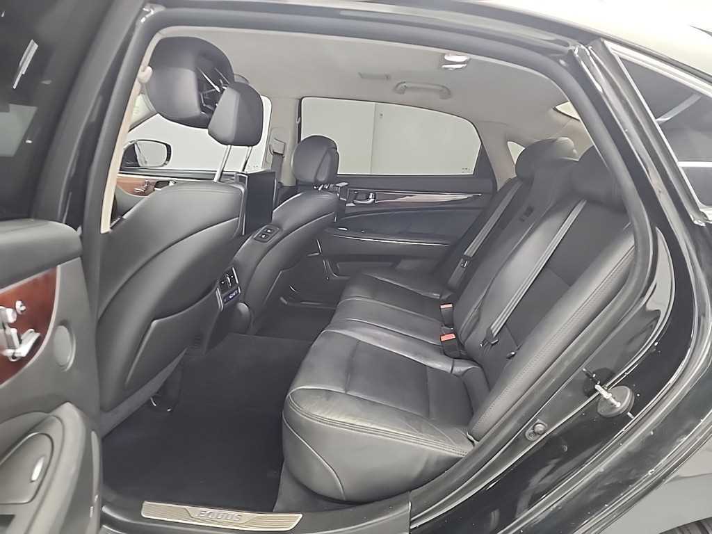 HYUNDAI Equus - Vista 12