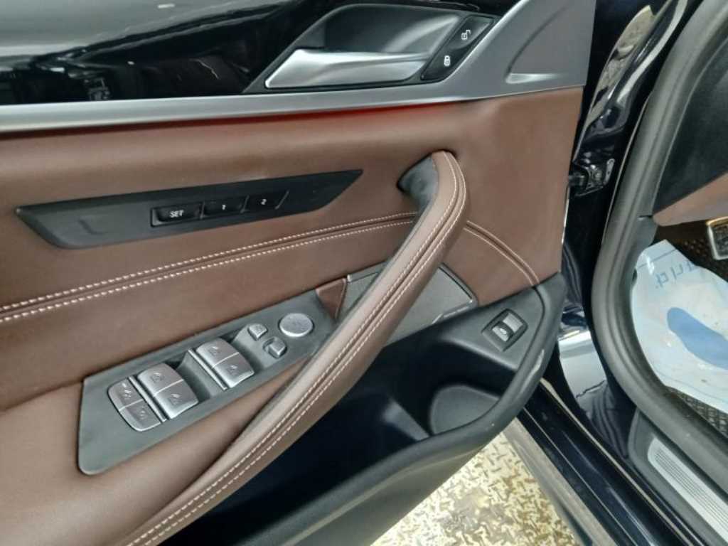 BMW 5 Series - Vista 10