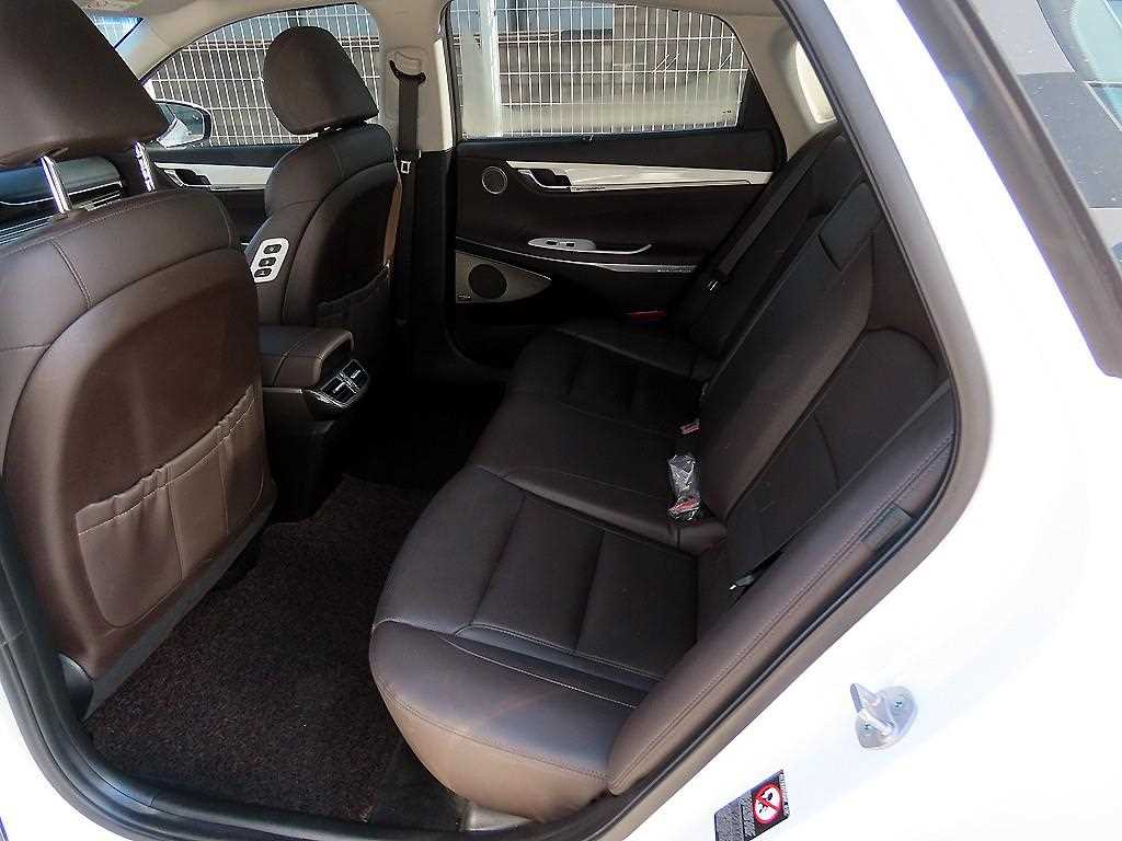 HYUNDAI Grandeur - Vista 6