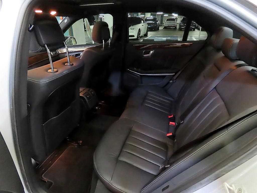 Mercedes Benz E class - Vista 7