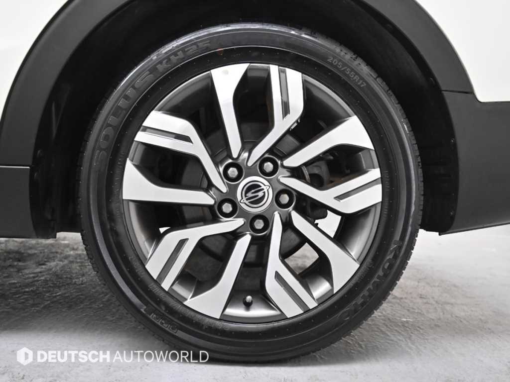 Ssangyong Tivoli - Vista 5