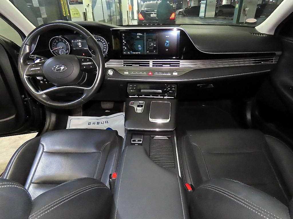 HYUNDAI Grandeur - Vista 10