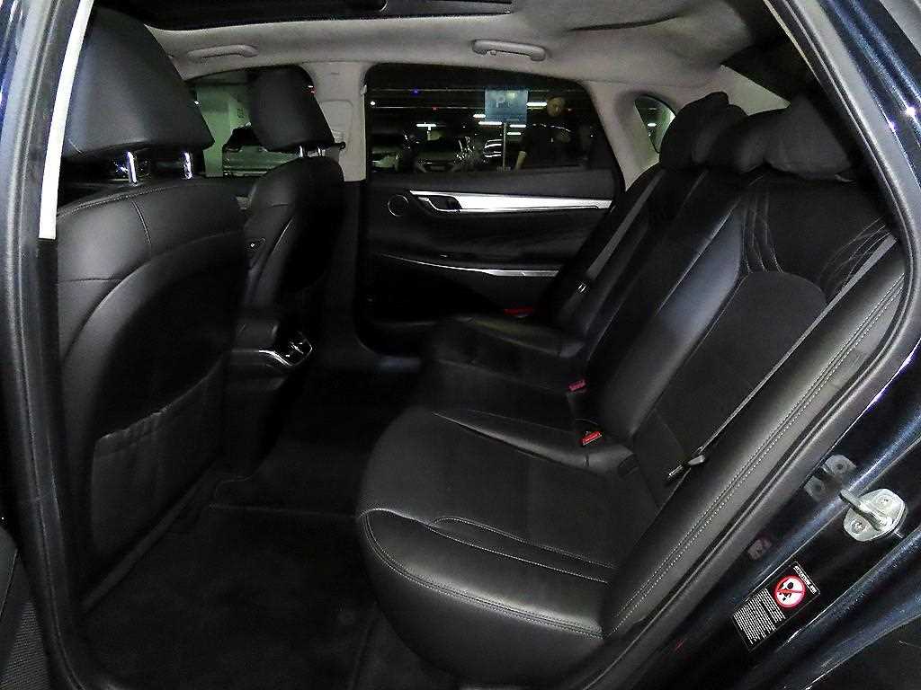 HYUNDAI Grandeur - Vista 7