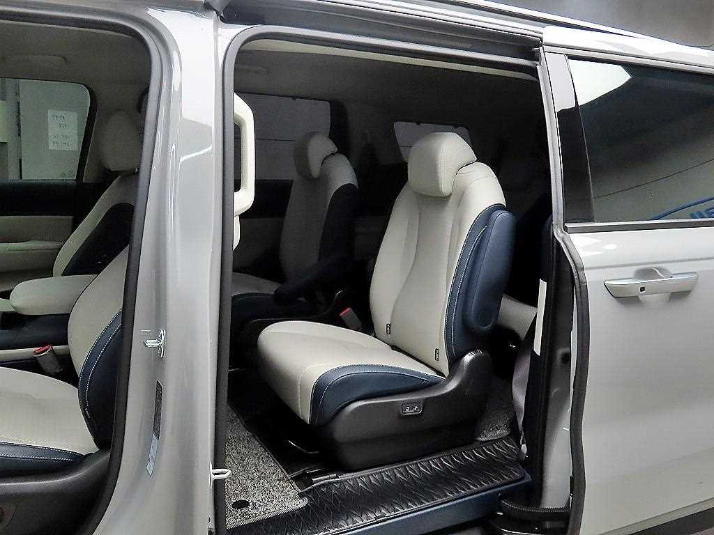 KIA Carnival - Vista 6