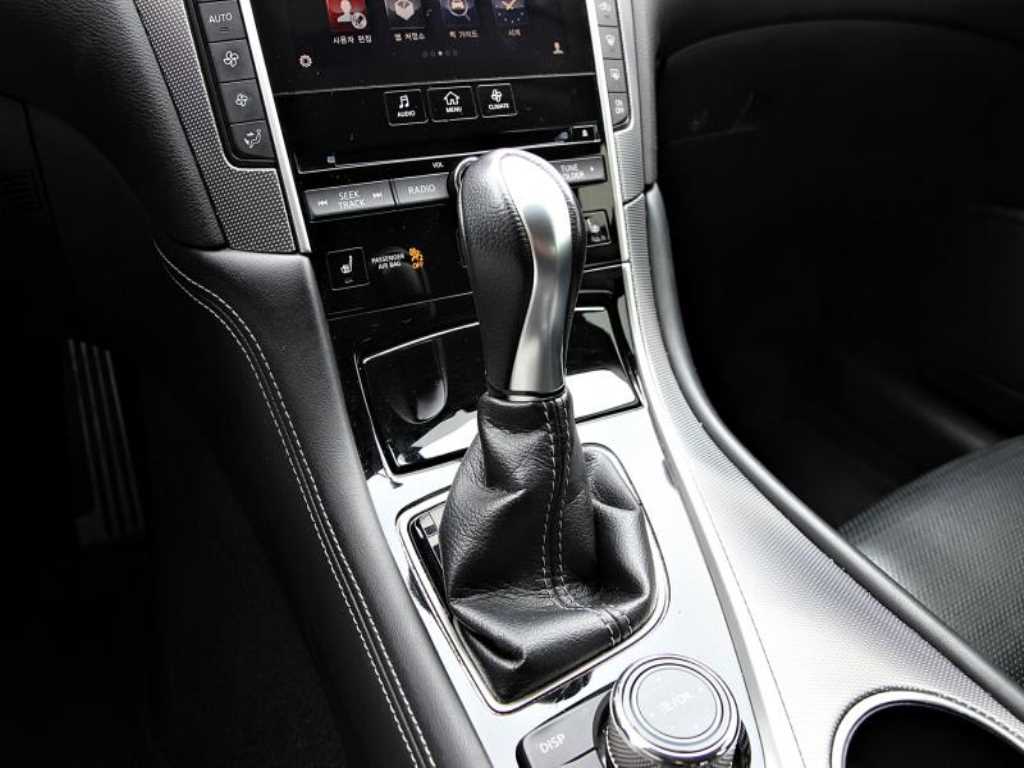 Infiniti Q - Vista 8