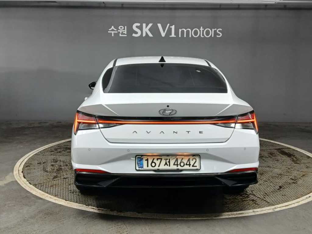 HYUNDAI Avante - Vista 5