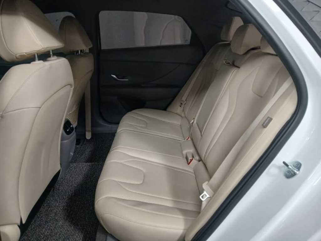 HYUNDAI Avante - Vista 7