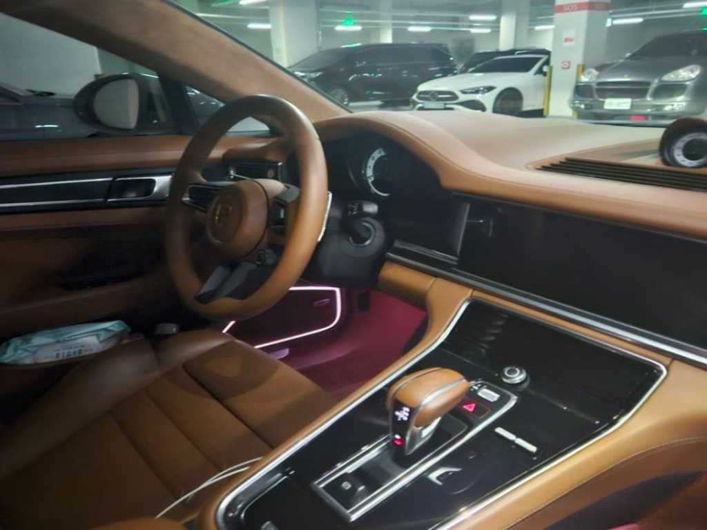 Porsche Panamera - Vista 4