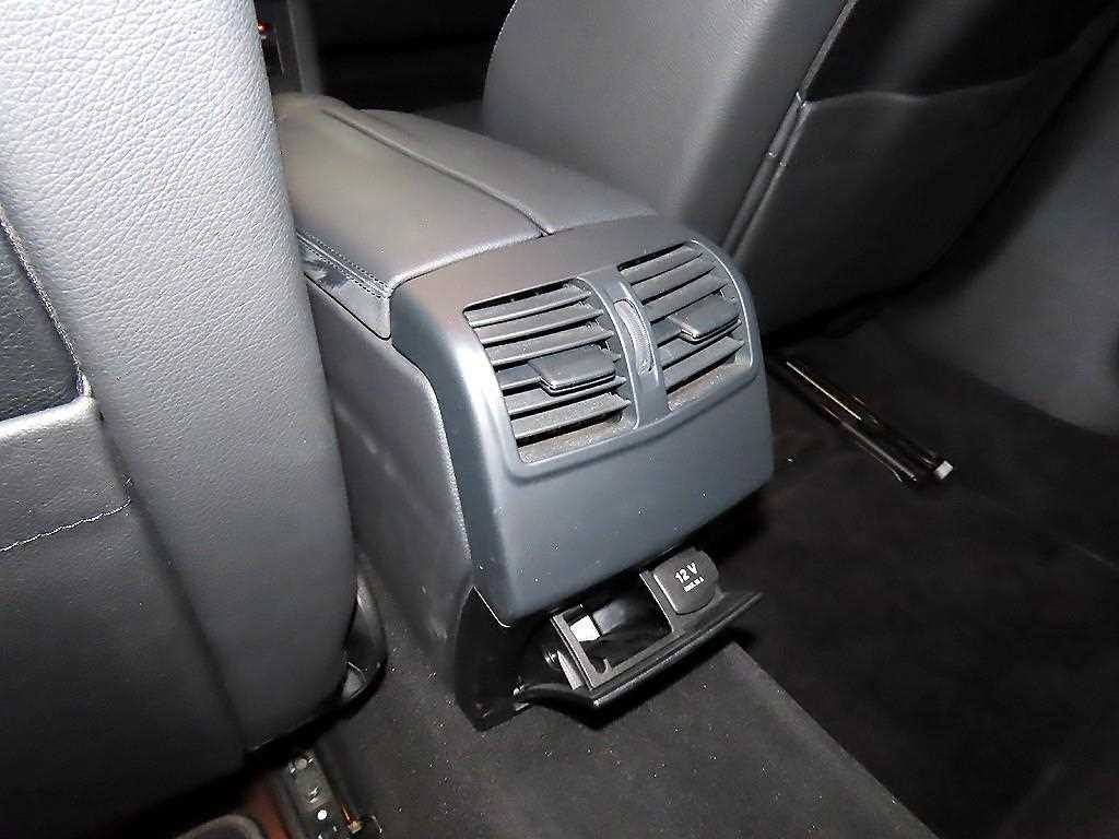 Mercedes Benz E class 2014 Plateado - Importación desde Corea - HF Imports Iquique - Foto 16