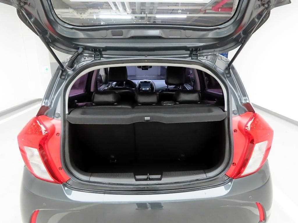 Chevrolet Spark - Vista 5