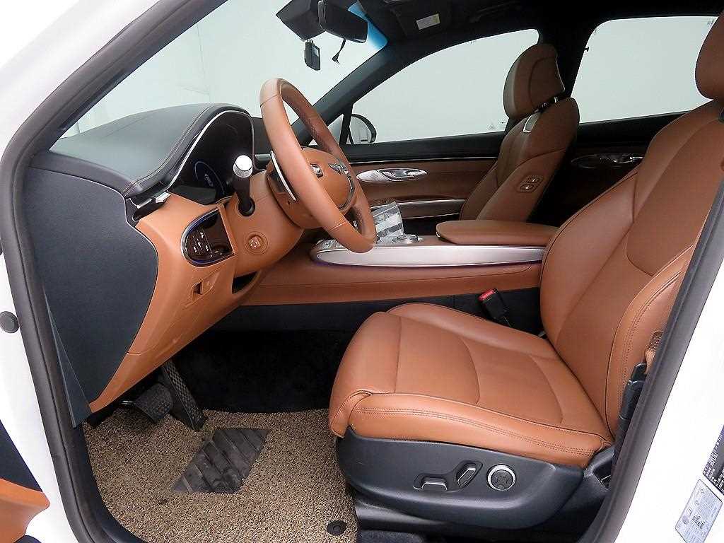 Genesis GV70 - Vista 7