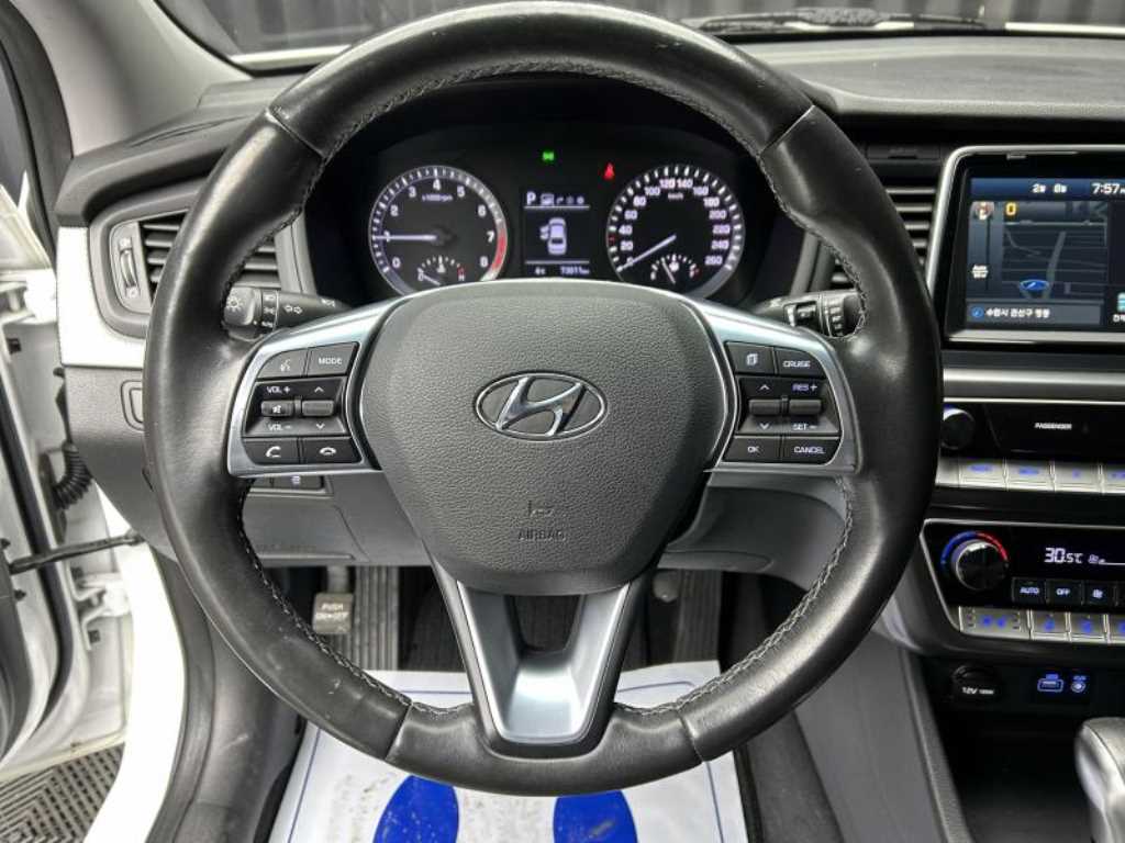 HYUNDAI Sonata - Vista 7