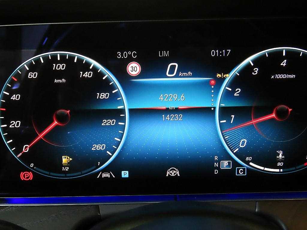 Mercedes Benz E class - Vista 9