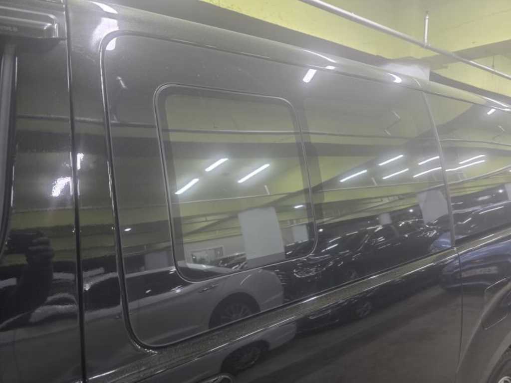 HYUNDAI Starex - Vista 5