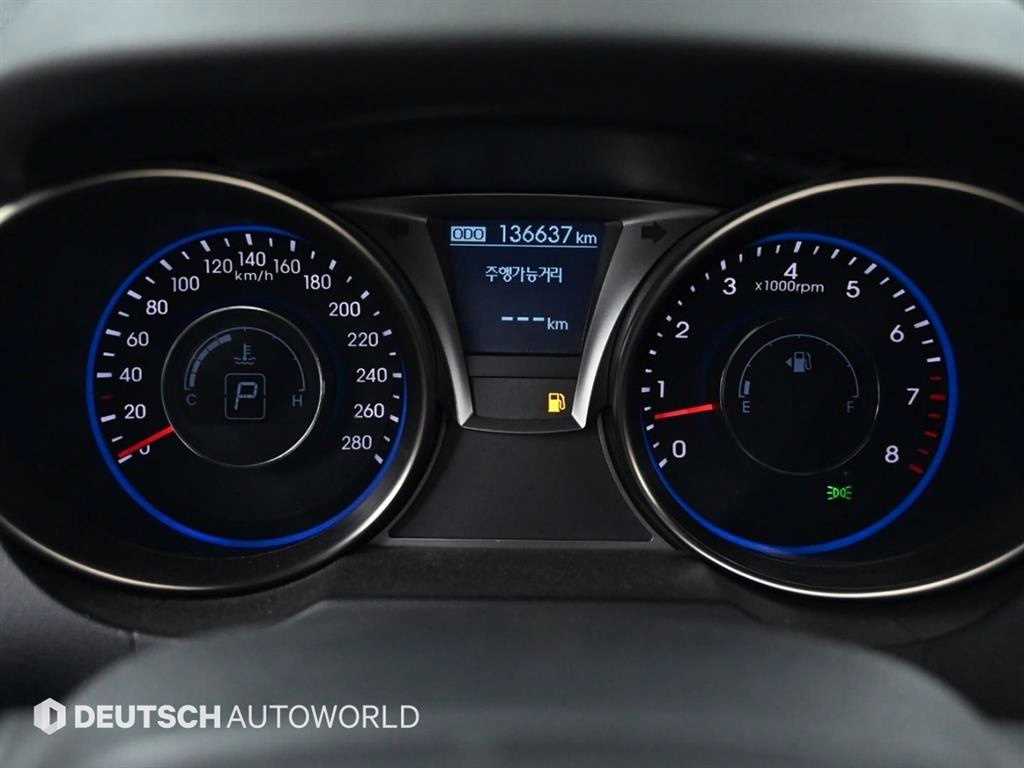 HYUNDAI Genesis - Vista 8