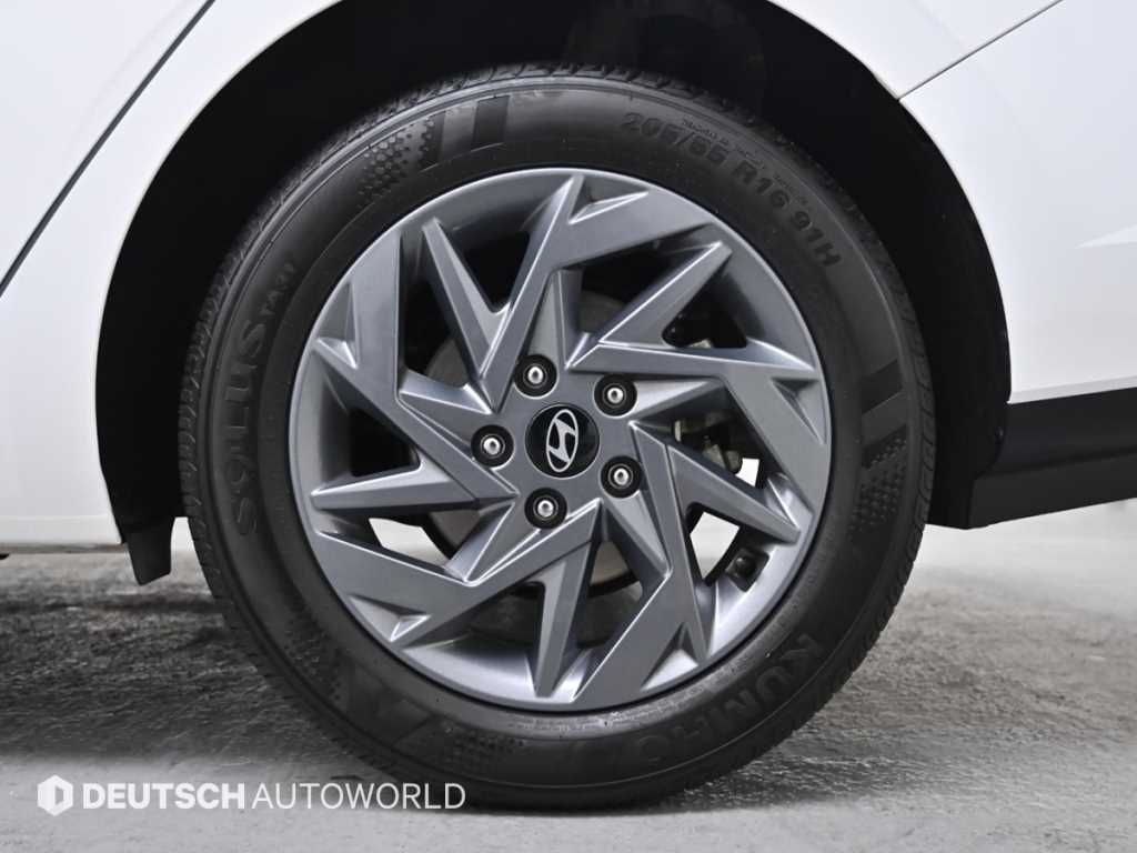 HYUNDAI Avante - Vista 5