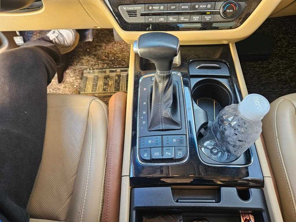 KIA Carnival - Vista 8