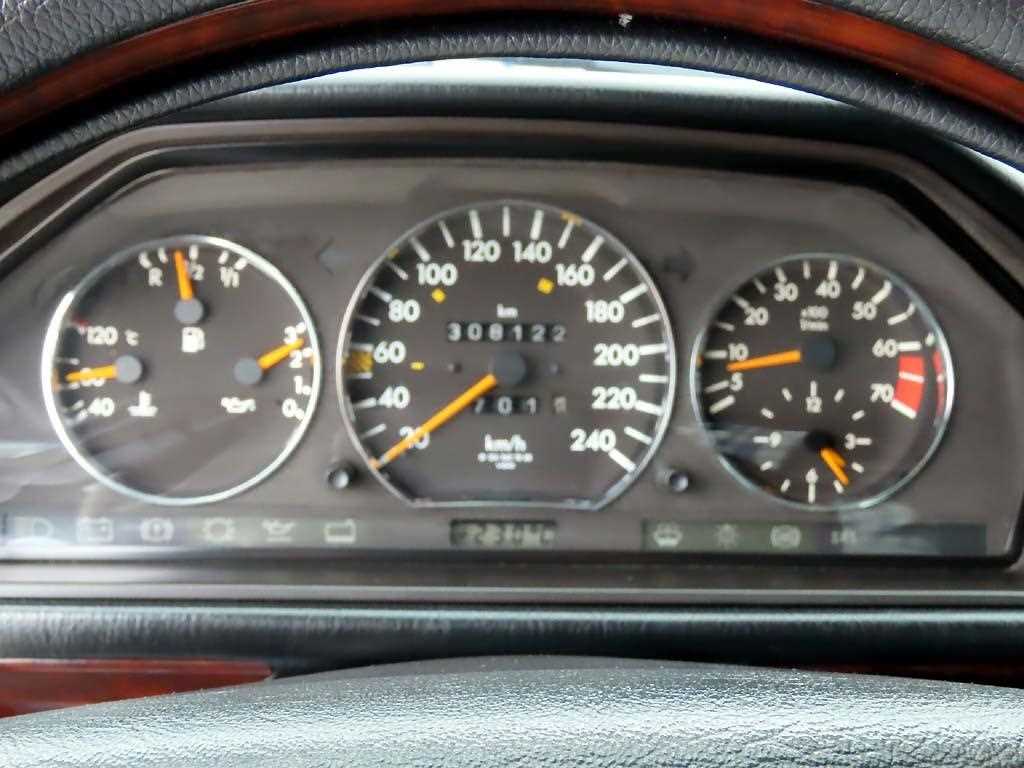 Mercedes Benz E class - Vista 10