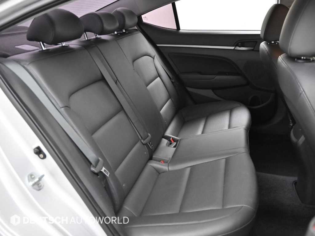 HYUNDAI Avante - Vista 12