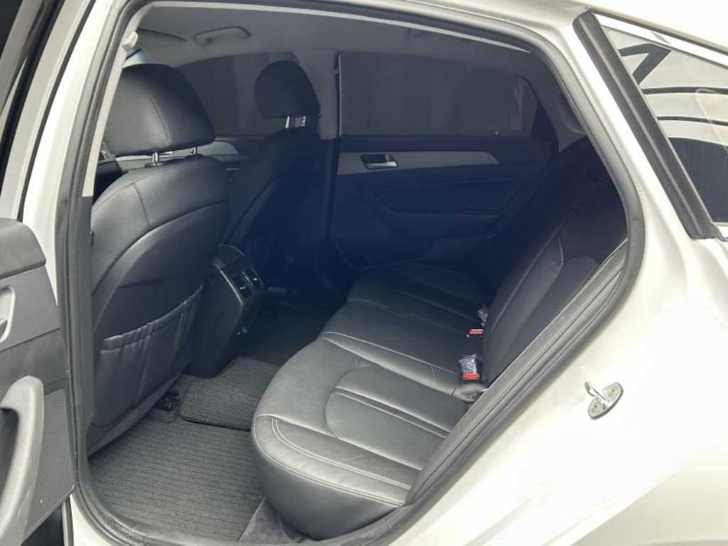 HYUNDAI Sonata - Vista 5