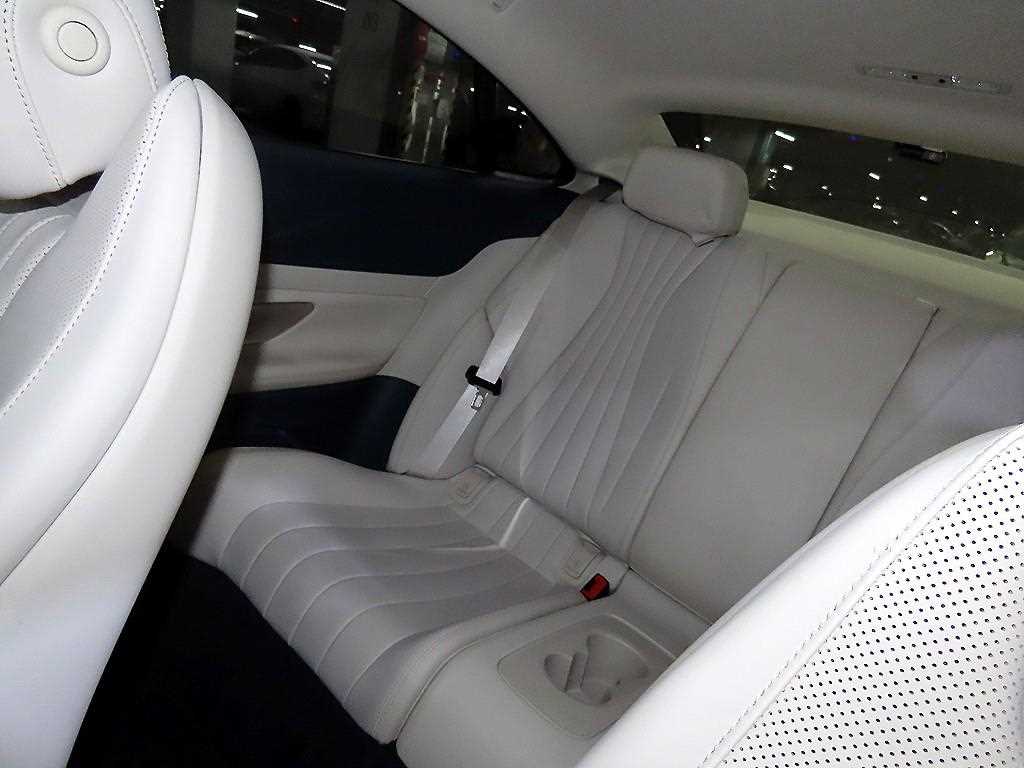 Mercedes Benz E class - Vista 7