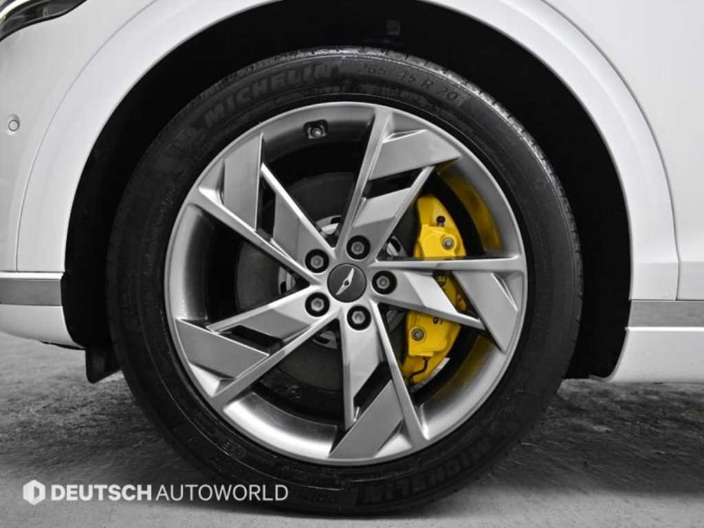 Genesis GV70 - Vista 5