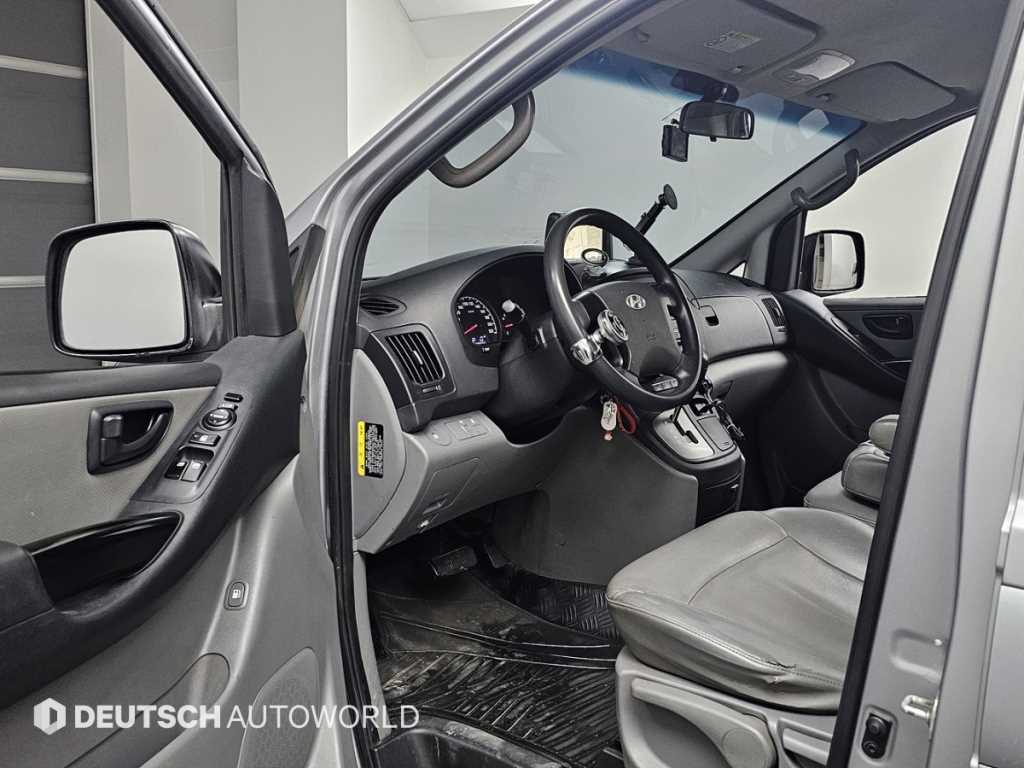HYUNDAI Starex - Vista 11