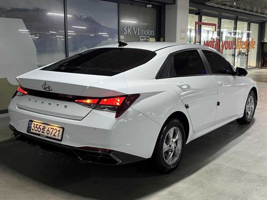 HYUNDAI Avante - Vista 4