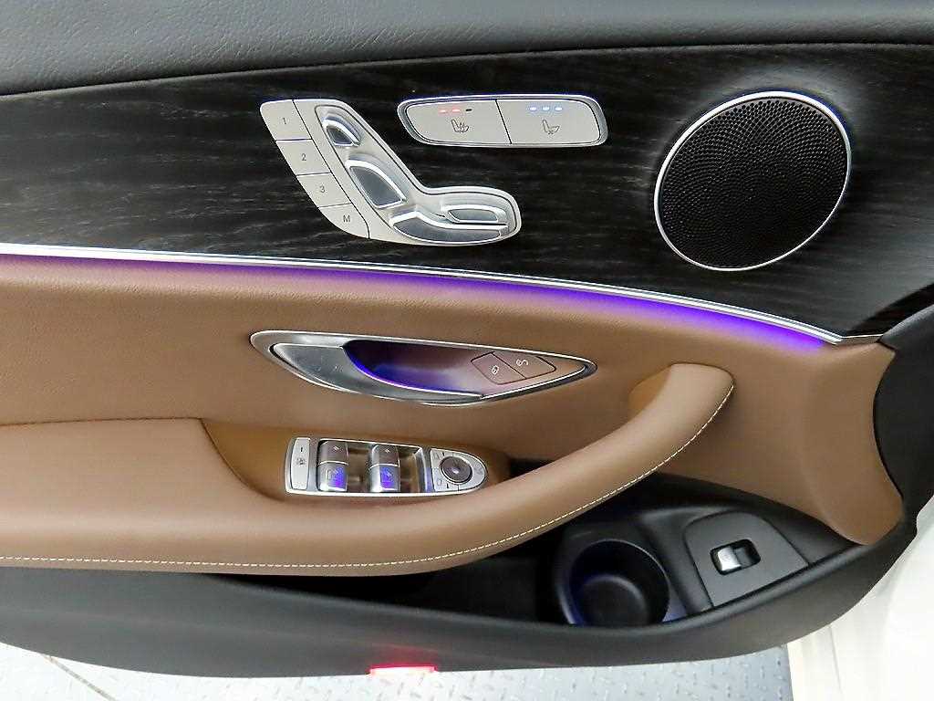 Mercedes Benz E class - Vista 11