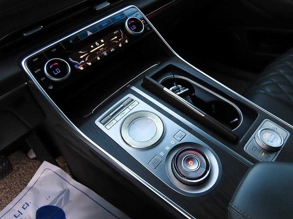 Genesis GV80 - Vista 11