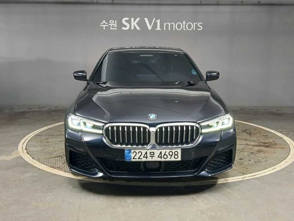 BMW 5 Series 2022 Negro - Importación desde Corea - HF Imports Iquique - Foto 1