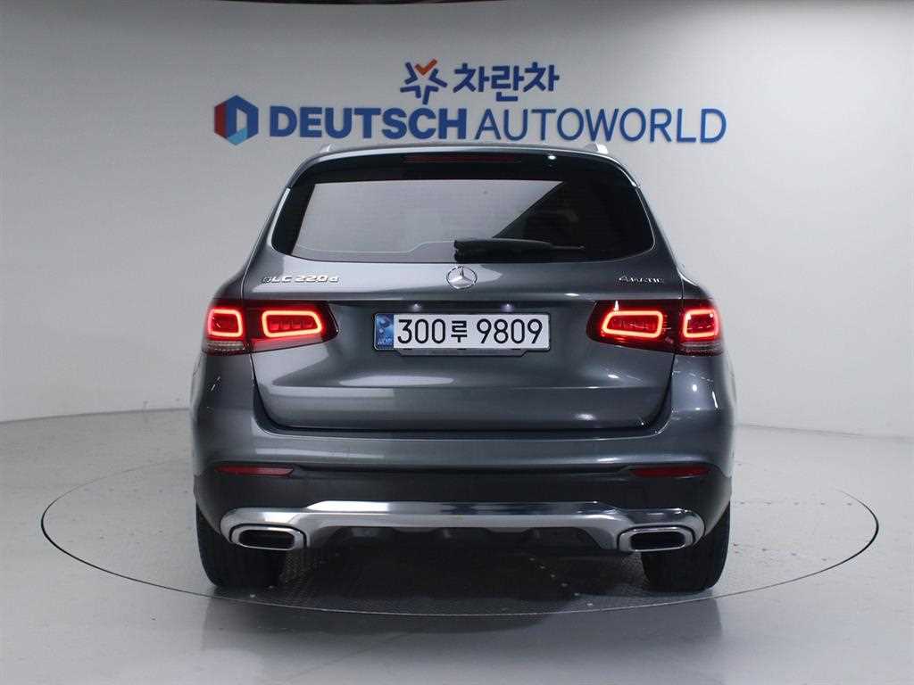 Mercedes Benz GLC Class - Vista 3