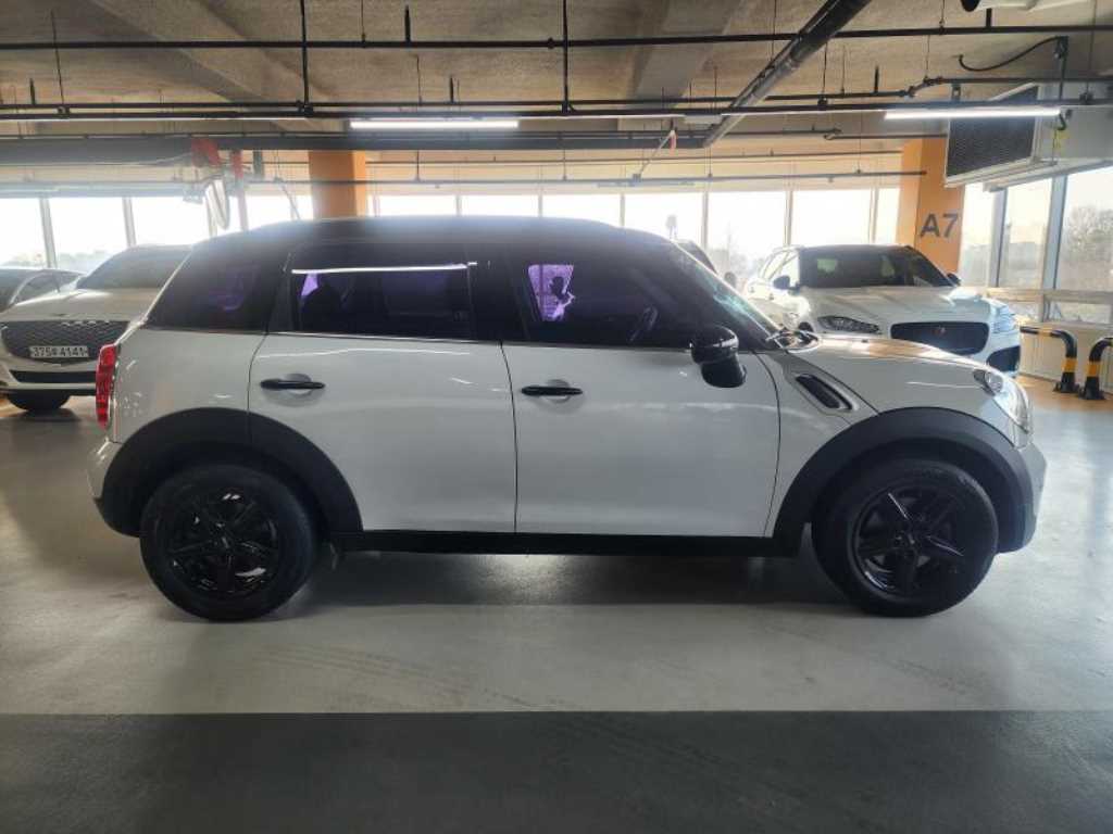 Mini Countryman - Vista 4