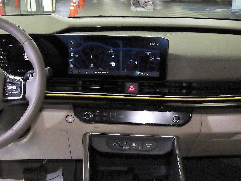 KIA Carnival - Vista 11