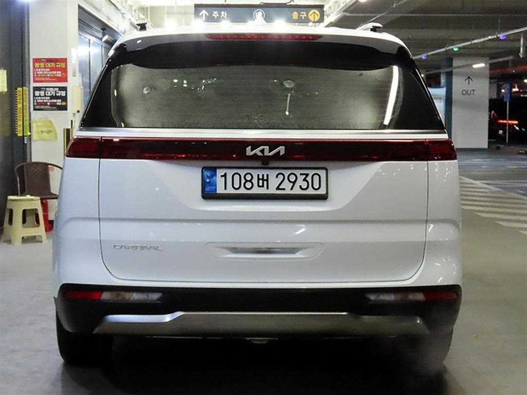 KIA Carnival - Vista 5