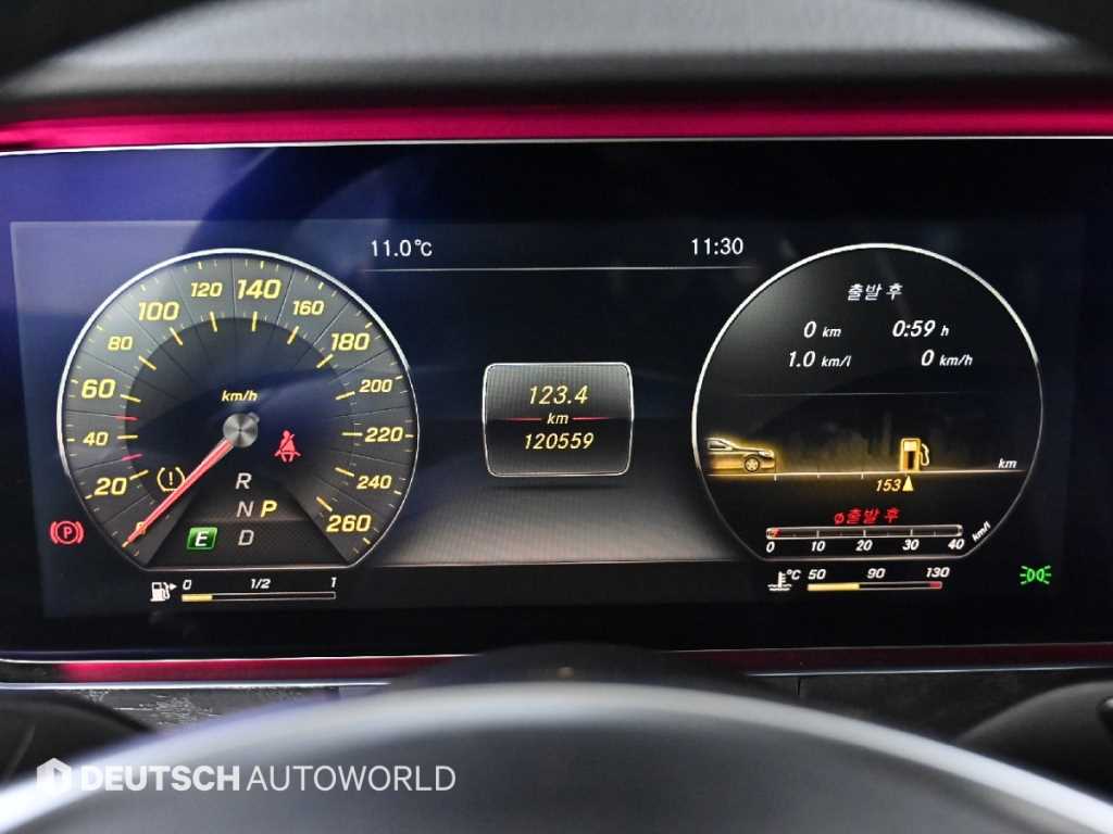 Mercedes Benz E class - Vista 8