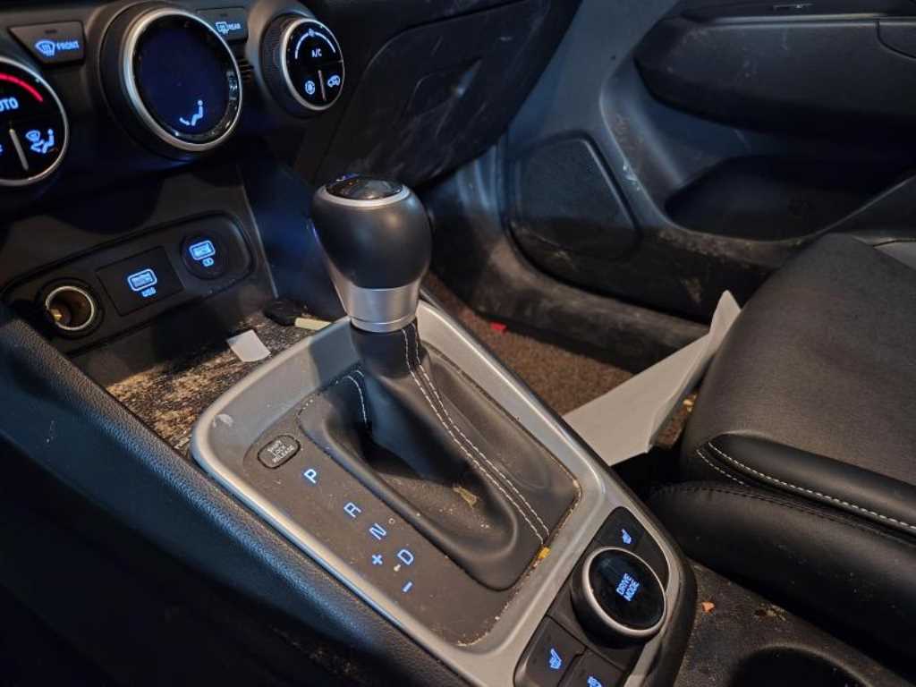 HYUNDAI Venue - Vista 6