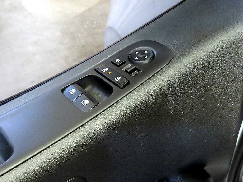 HYUNDAI Staria 2025 Blanco - Importación desde Corea - HF Imports Iquique - Foto 14