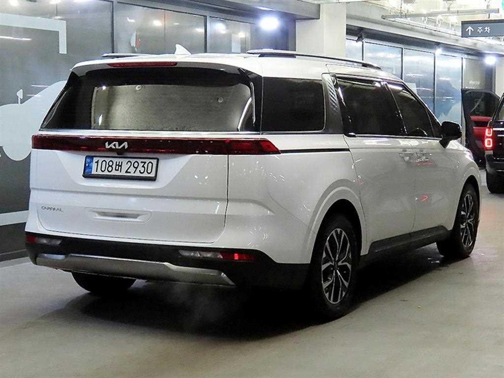 KIA Carnival - Vista 4