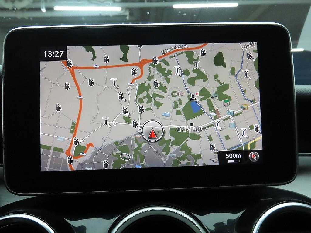 Mercedes Benz C Class - Vista 9