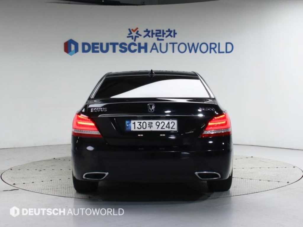 HYUNDAI Equus - Vista 4