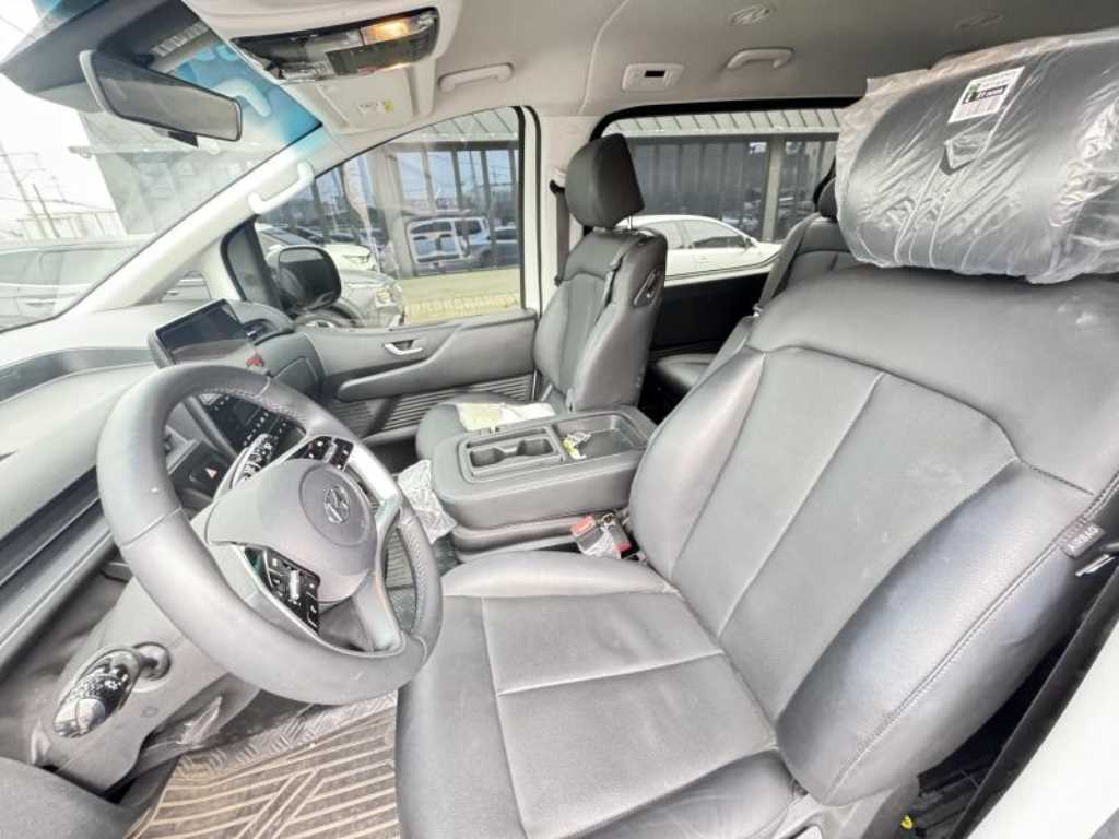 HYUNDAI Staria - Vista 12