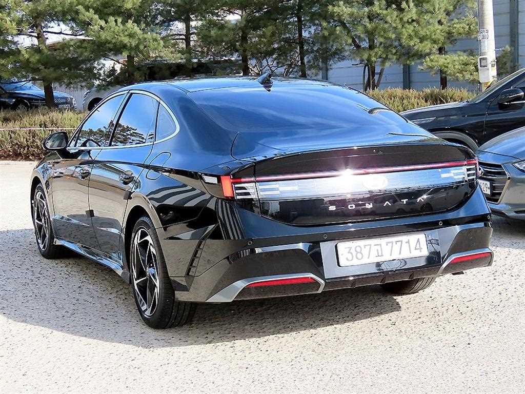 HYUNDAI Sonata - Vista 3