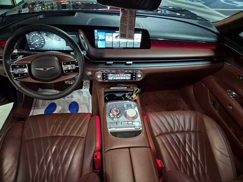 Genesis G90 - Vista 10